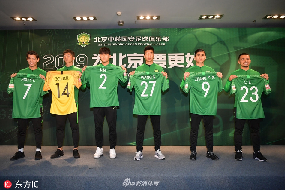 包含澳大利亚足球明星将在中国举行个人球迷见面会的词条