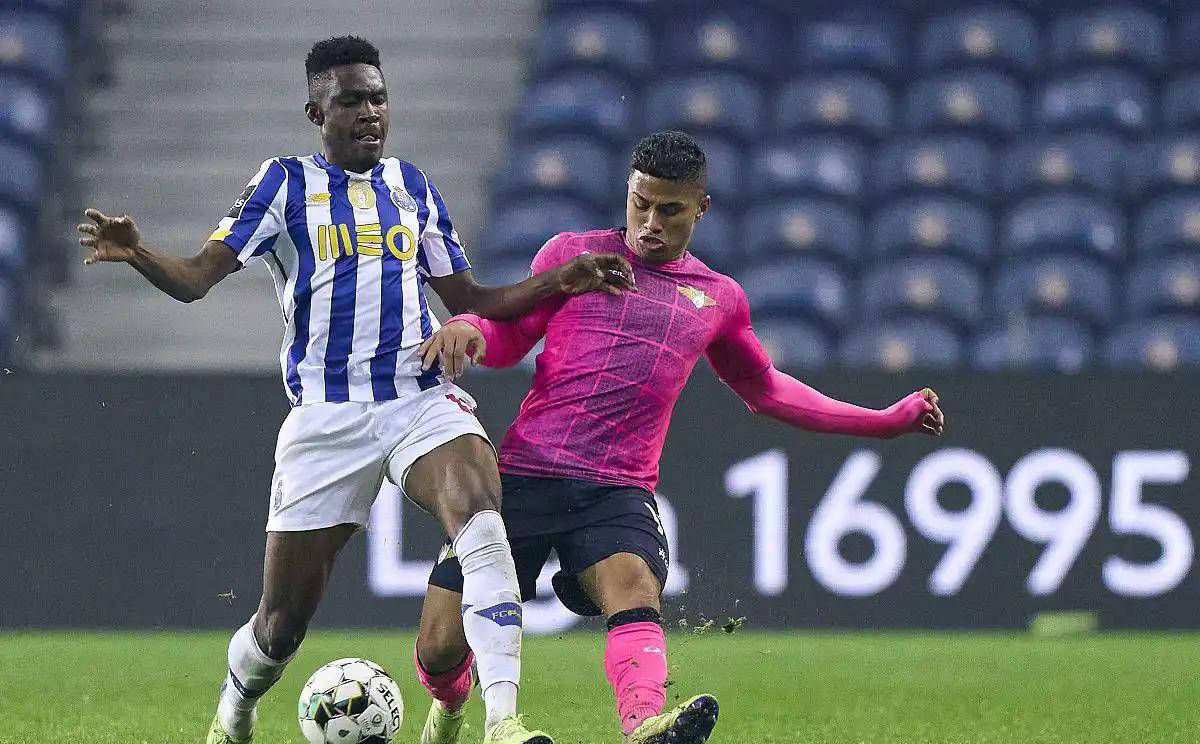 关于巴伦西亚遭遇三连败，保级压力增加的信息