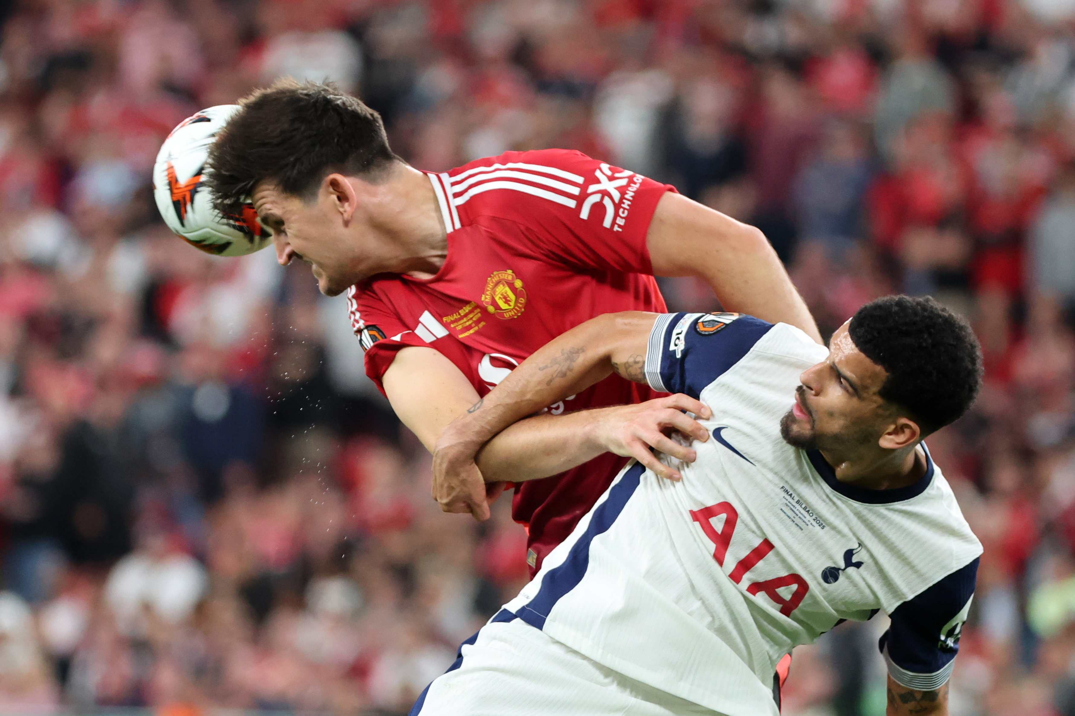 包含足球热潮：欧洲预选赛势如破竹的词条