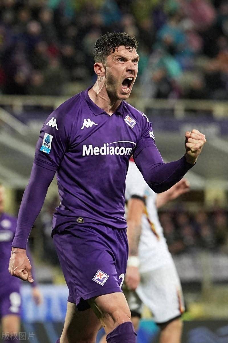 AC米兰主场扼杀佛罗伦萨连胜势头，继续领跑