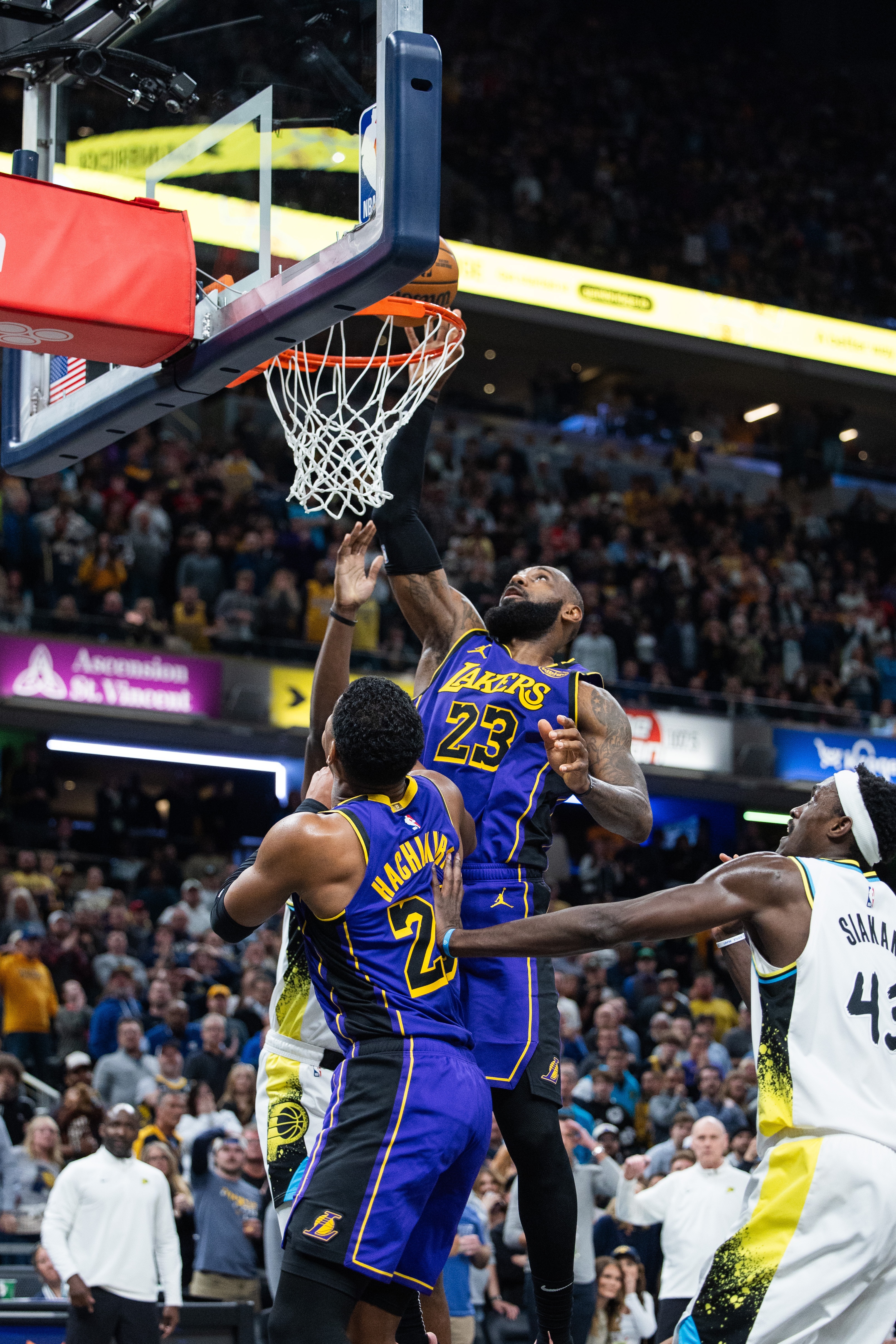 深圳队惨败湖人，无缘NBA季前赛夺冠的简单介绍