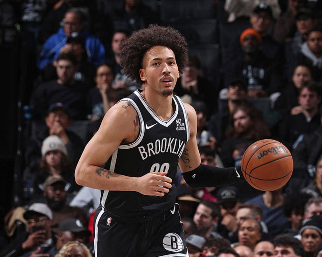 老鹰惨遭篮网逆转遭遇败局