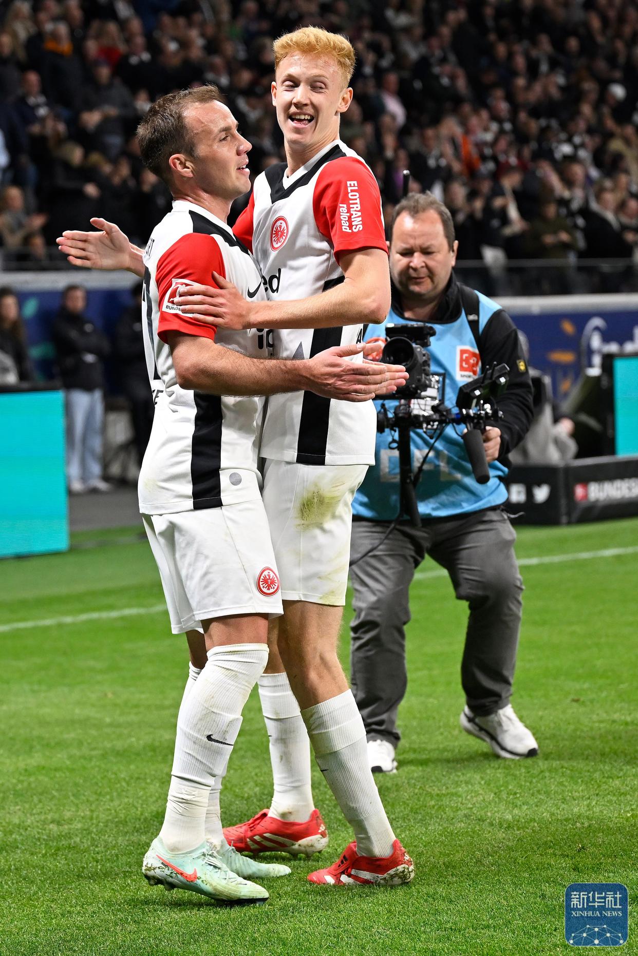 法兰克福主场大胜，喜迎三连胜势如破竹