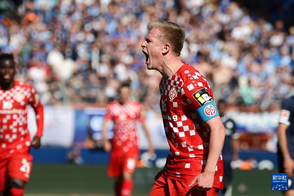 美因茨在比赛中击溃对手取得压倒性胜利的简单介绍