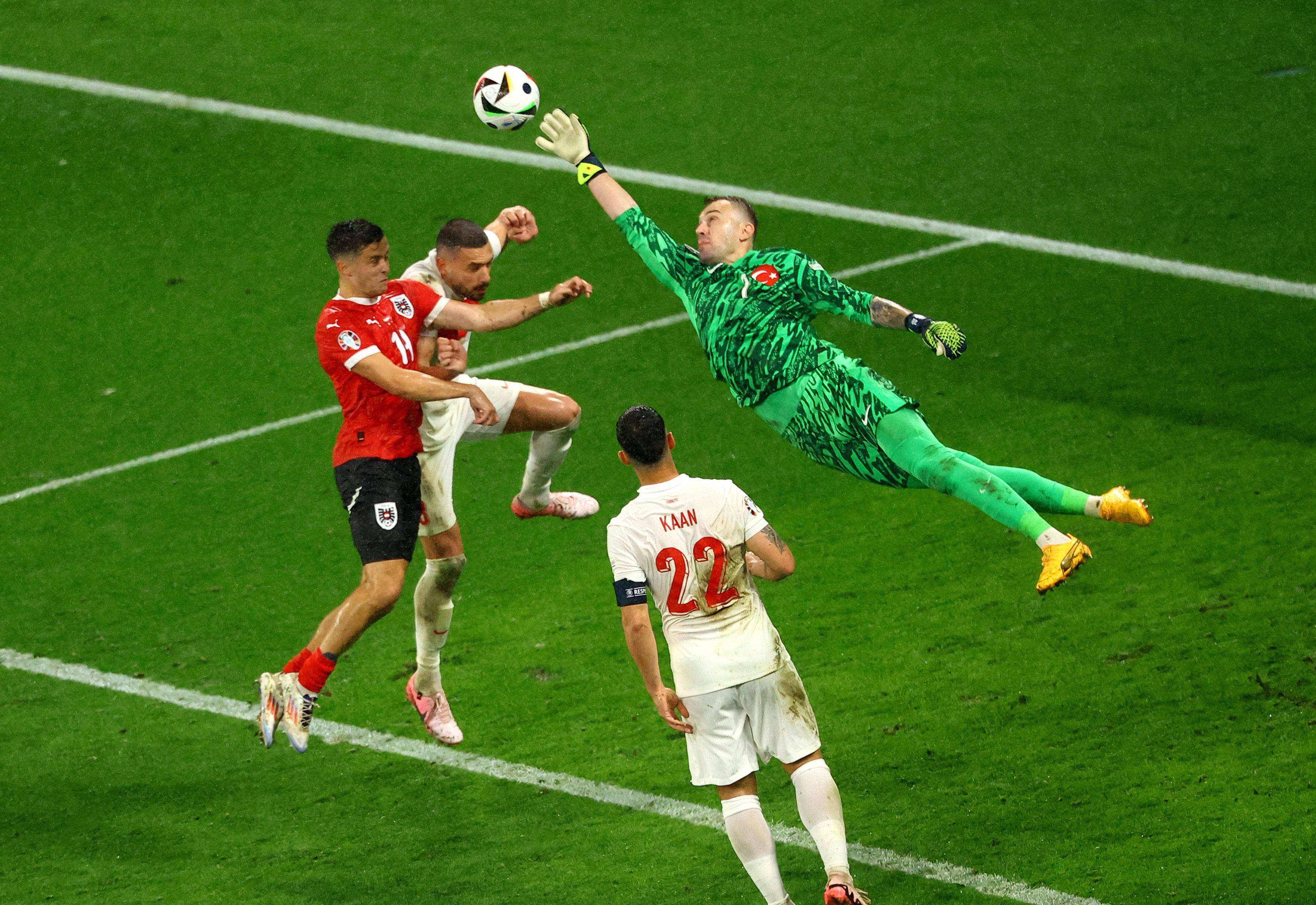 包含土耳其胜出绝杀,成功进军欧预赛半决赛的词条 包含土耳其胜出绝杀,成功进军欧预赛半决赛的词条